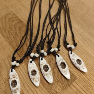 Kayak necklace white small